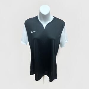 Nike Dri Fit Womens Athletic Shirt Medium Black Short Sleeve Training Top NWT